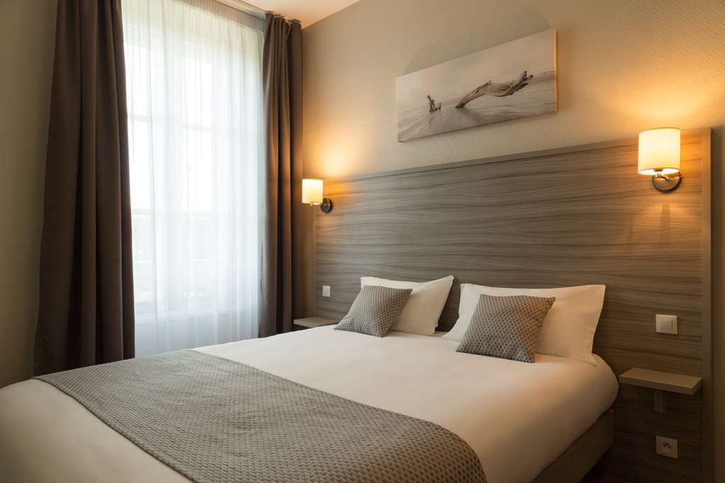 Hotel Henri IV Coutras Quarto foto