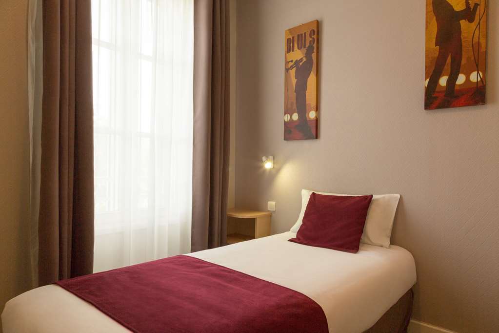 Hotel Henri IV Coutras Quarto foto
